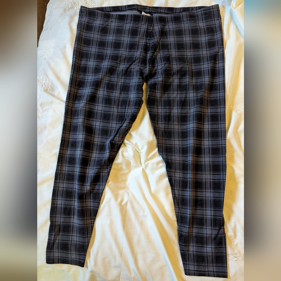 AdditionElle 2X gray plaid leggings EUC - Picture 5 of 6